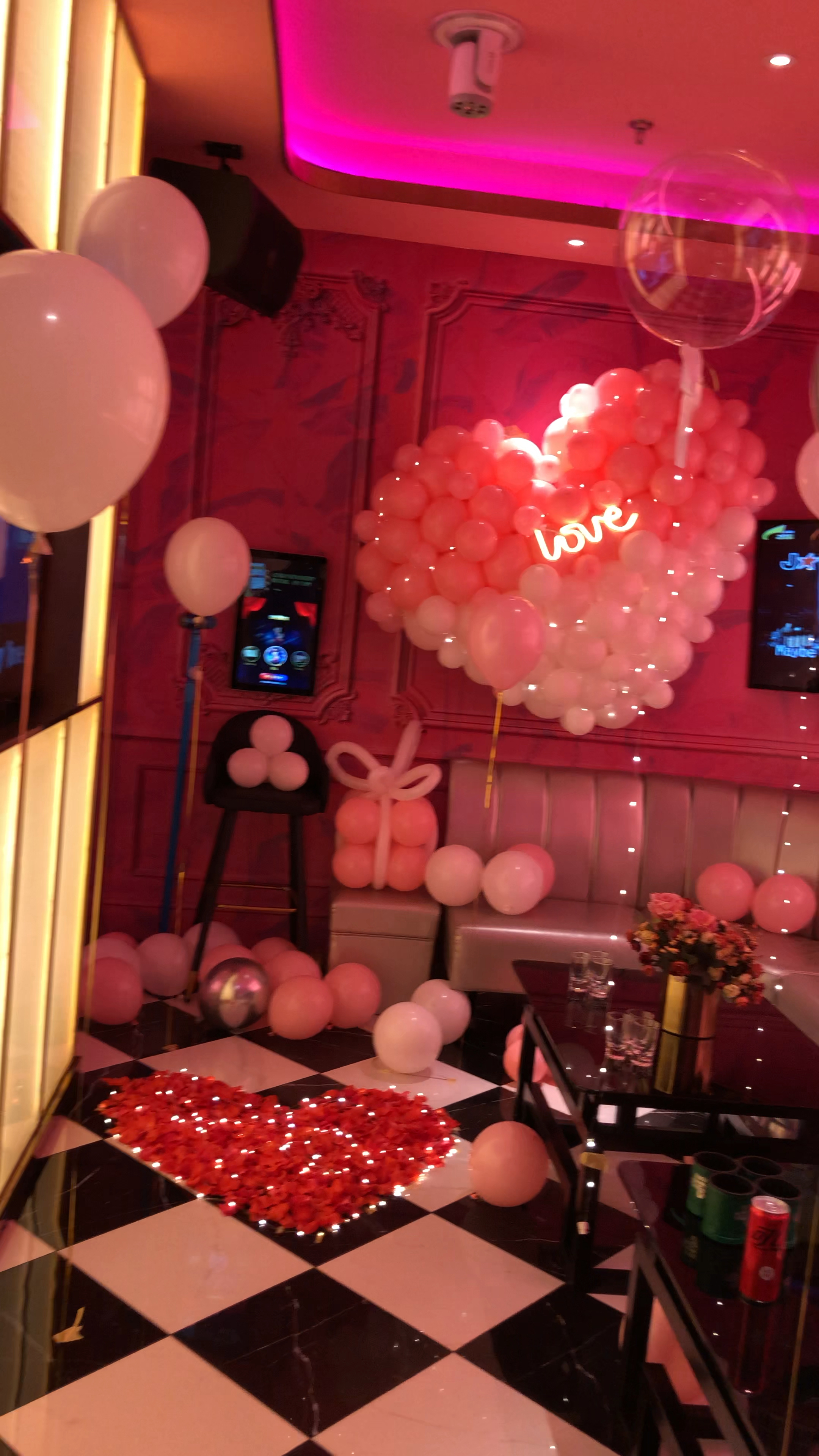 大连桃也气球派对,求婚表白气球派对,小空间ktv包房布置,求婚表白气球
