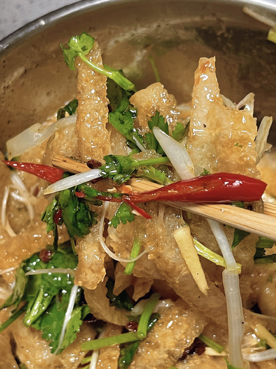 凉拌皮肚,酸酸辣辣超开胃|||这两天气温升至20多度,热的特想吃口凉拌