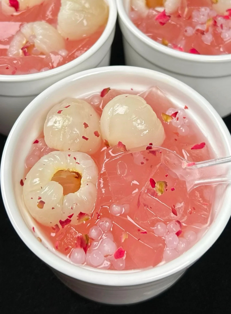 食材:荔枝,白凉粉,水蜜桃皮99 做法: 115663个水蜜桃洗净,削下