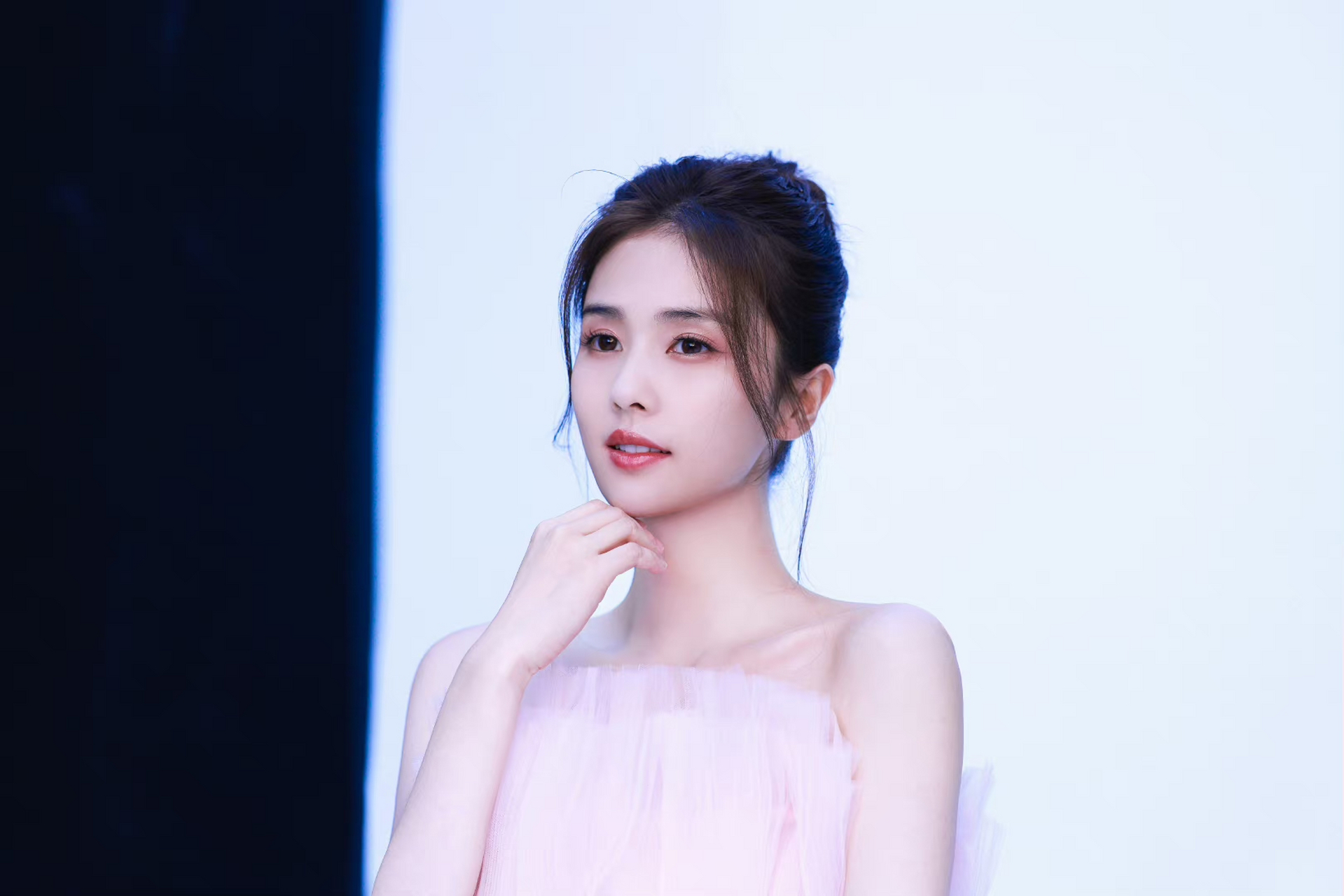 白鹿美照,颜值真的是太美丽了!#养眼美女