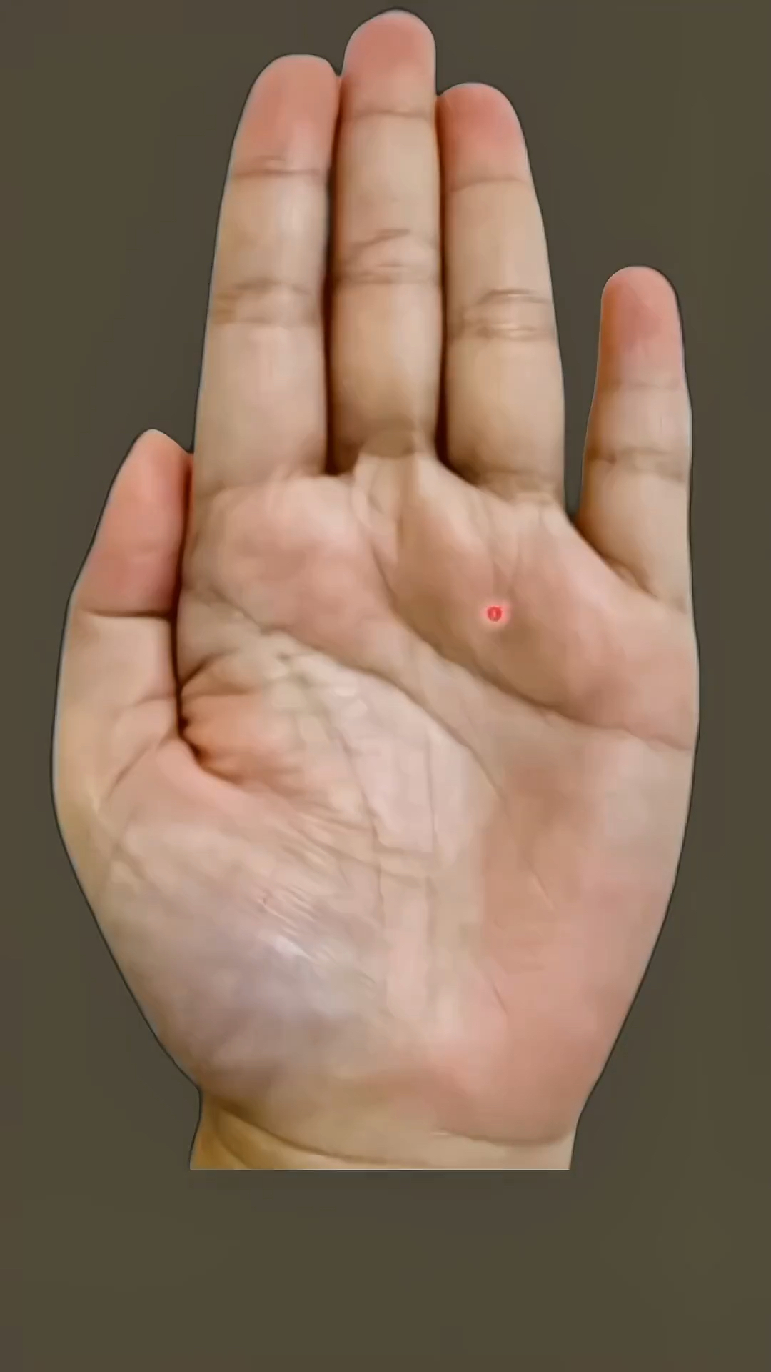 女人手握田字纹代表什么?