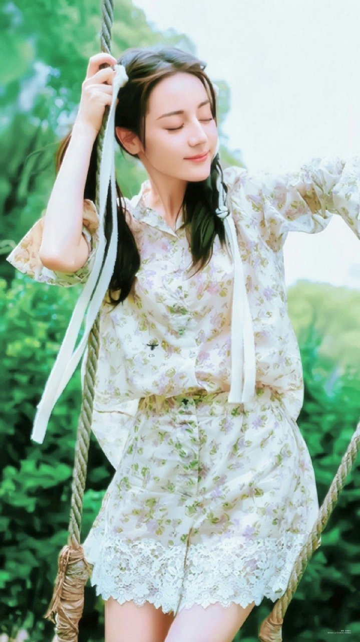 迪丽热巴高清壁纸头像无水印(十四)[比心]