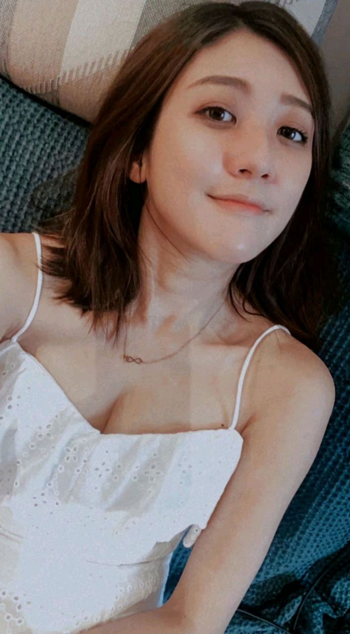 台湾省美女林逸欣泳装写真