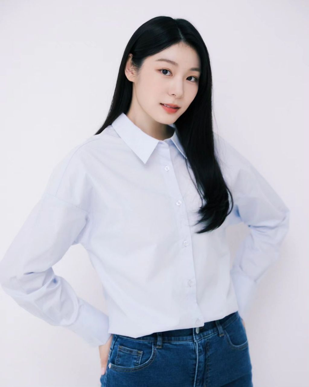 明星动态# #明星穿搭# #金妍儿