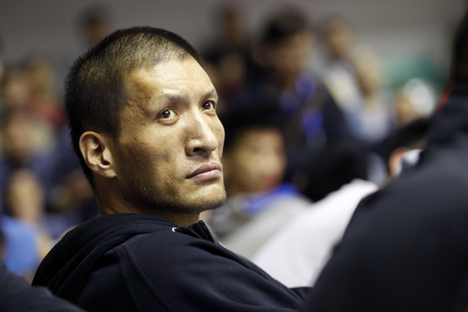 巴特尔曾跟随马刺获得总冠军,不少网友说巴特尔是打酱油.