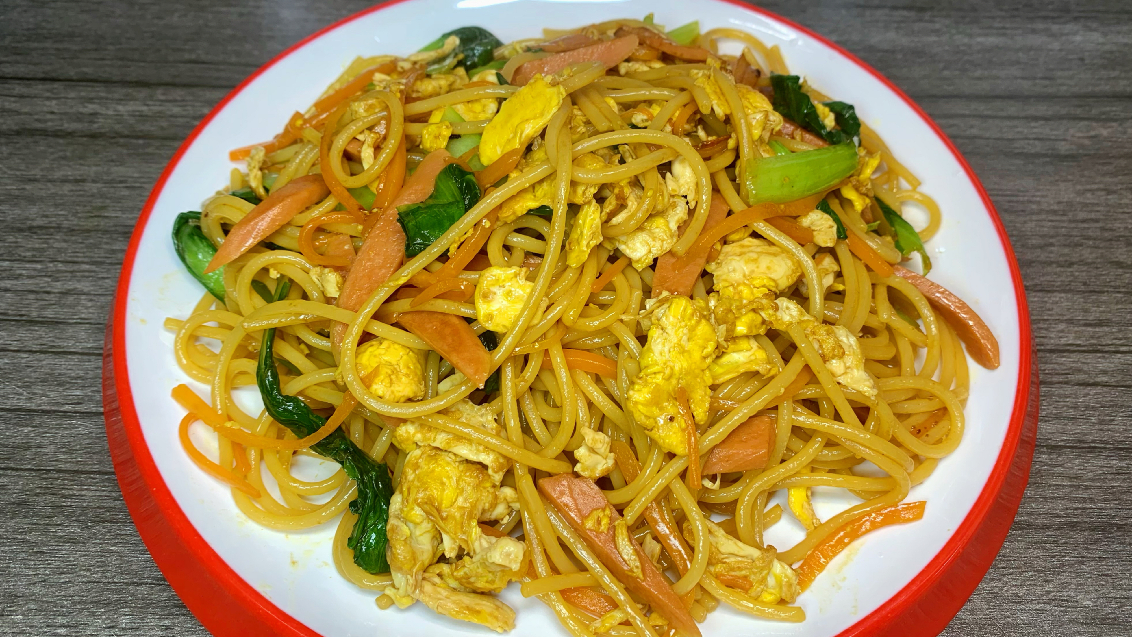 中西结合炒意面,口感筋道爽滑,鲜香入味又好吃,关键做法简单