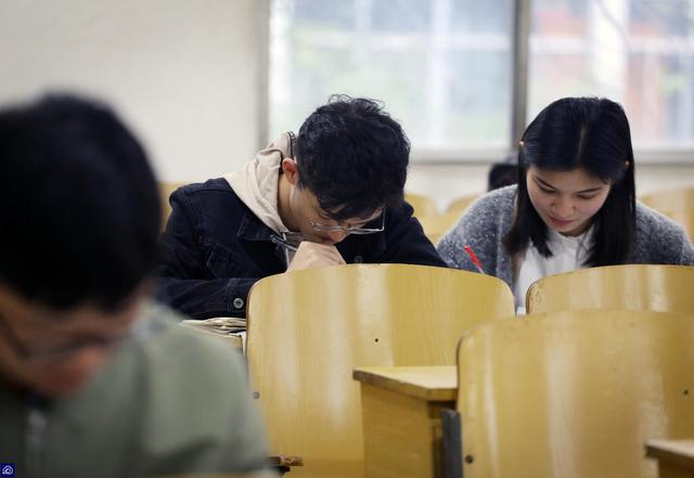 研究生男子和大专美女相亲,被婉拒后现原形,网友:拒绝的漂亮!