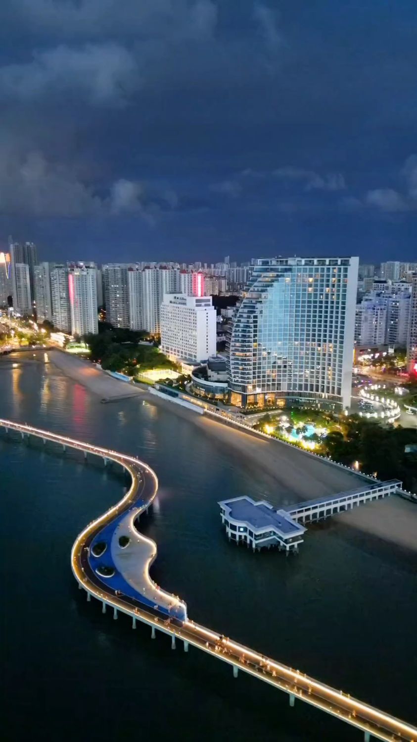 北海黄金北岸海上观光栈道夜景