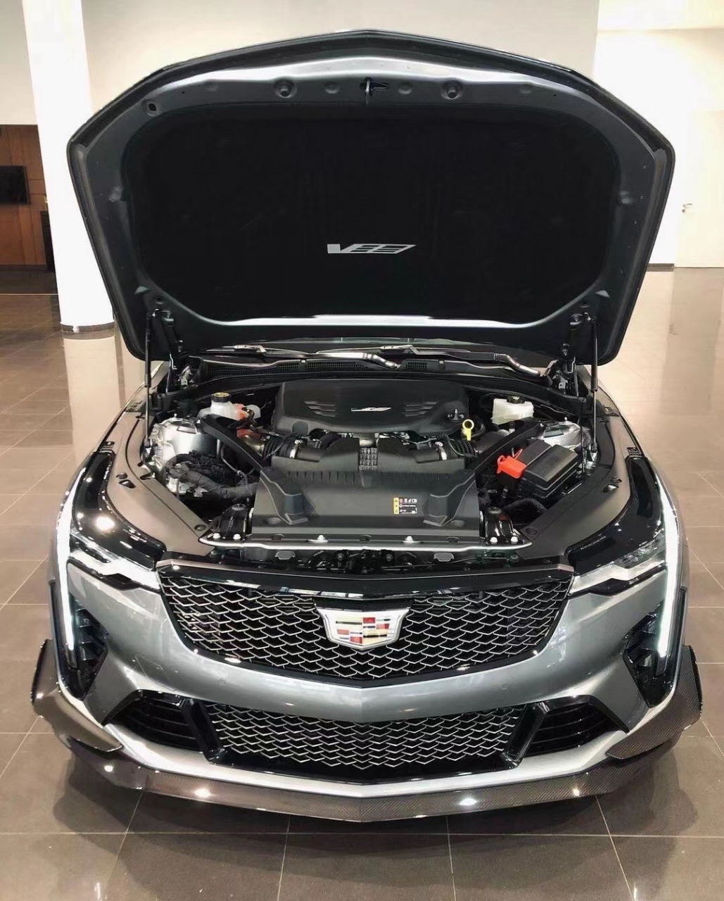 丰田凯美瑞的价格享受二线豪华,裸车18w豪华品牌,值得吗?