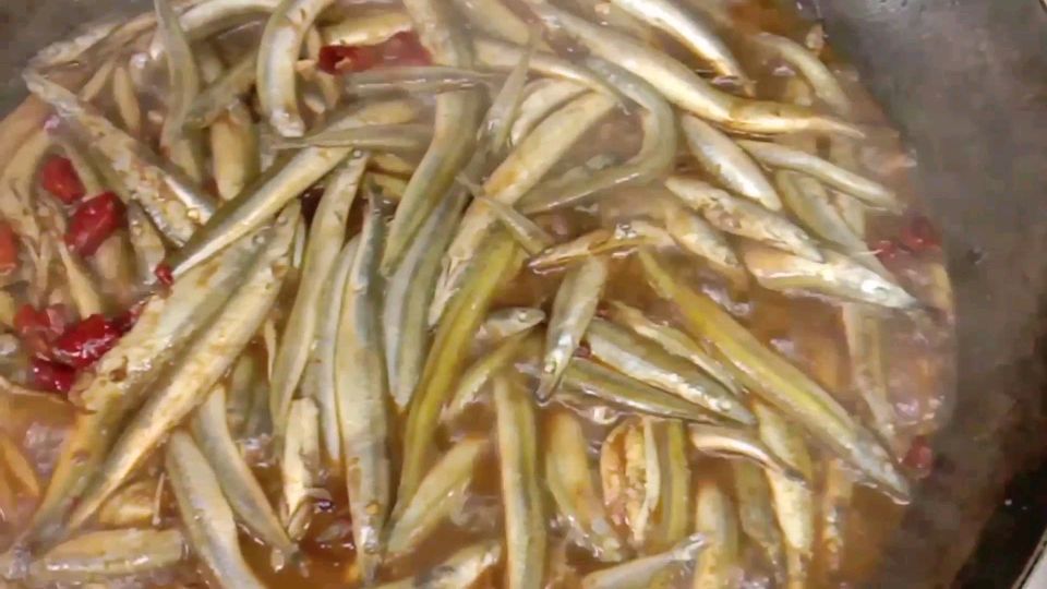 1个萝卜2斤小鱼,做4盘家乡美食小鱼咸菜,萝卜比鱼还好吃