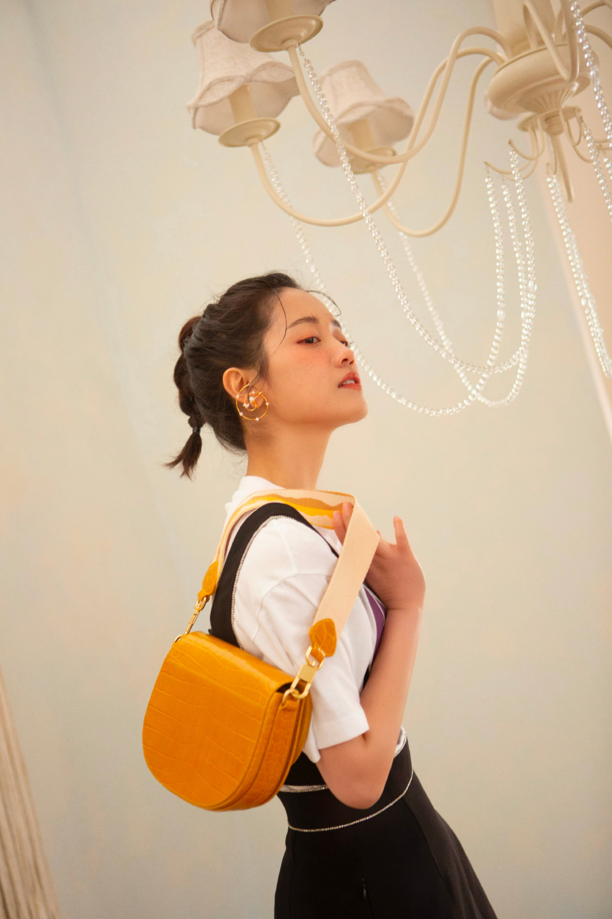 "美少女"郑湫泓:清纯可爱,美丽大方