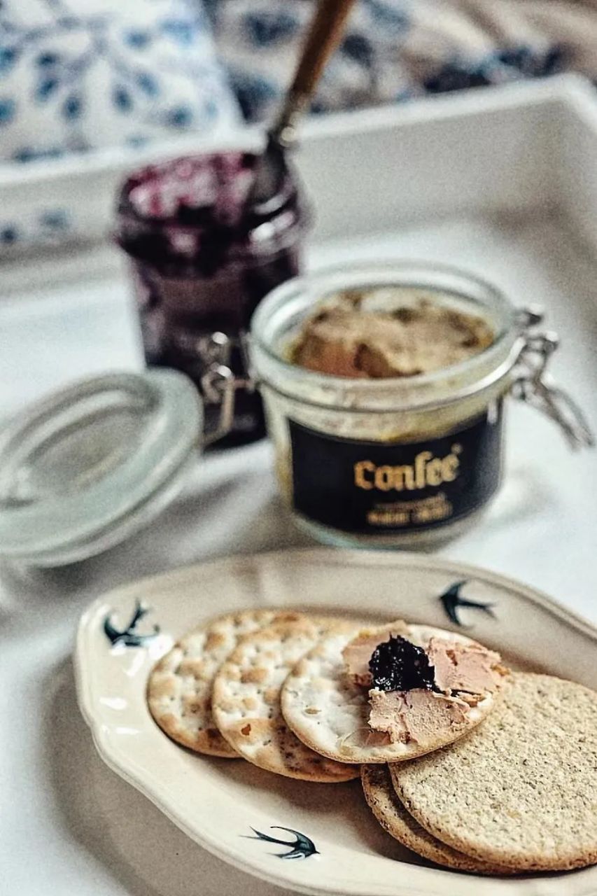 法式鸭肉酱# 法式鸭肉酱,我们使用盐曲代替传统的盐和香料疗法,在鸭