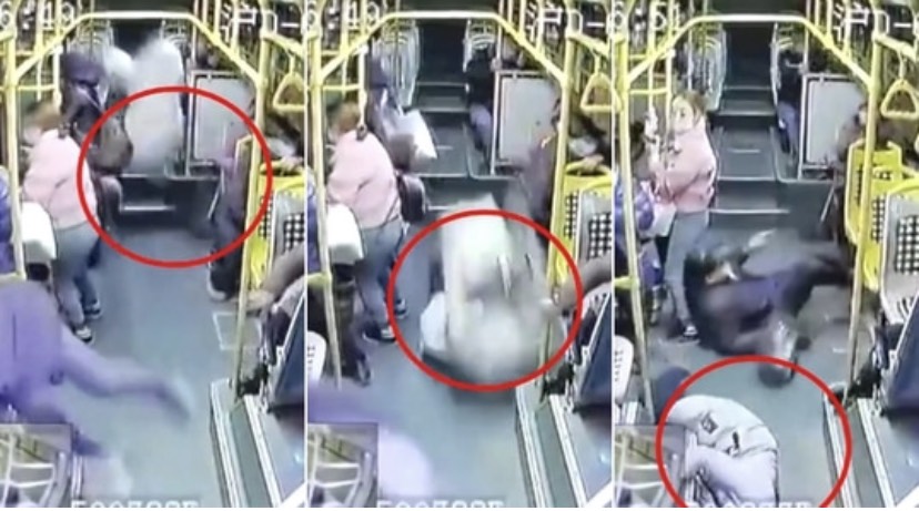 上海公交车急刹车,致女乘客重摔2米送医不治身亡