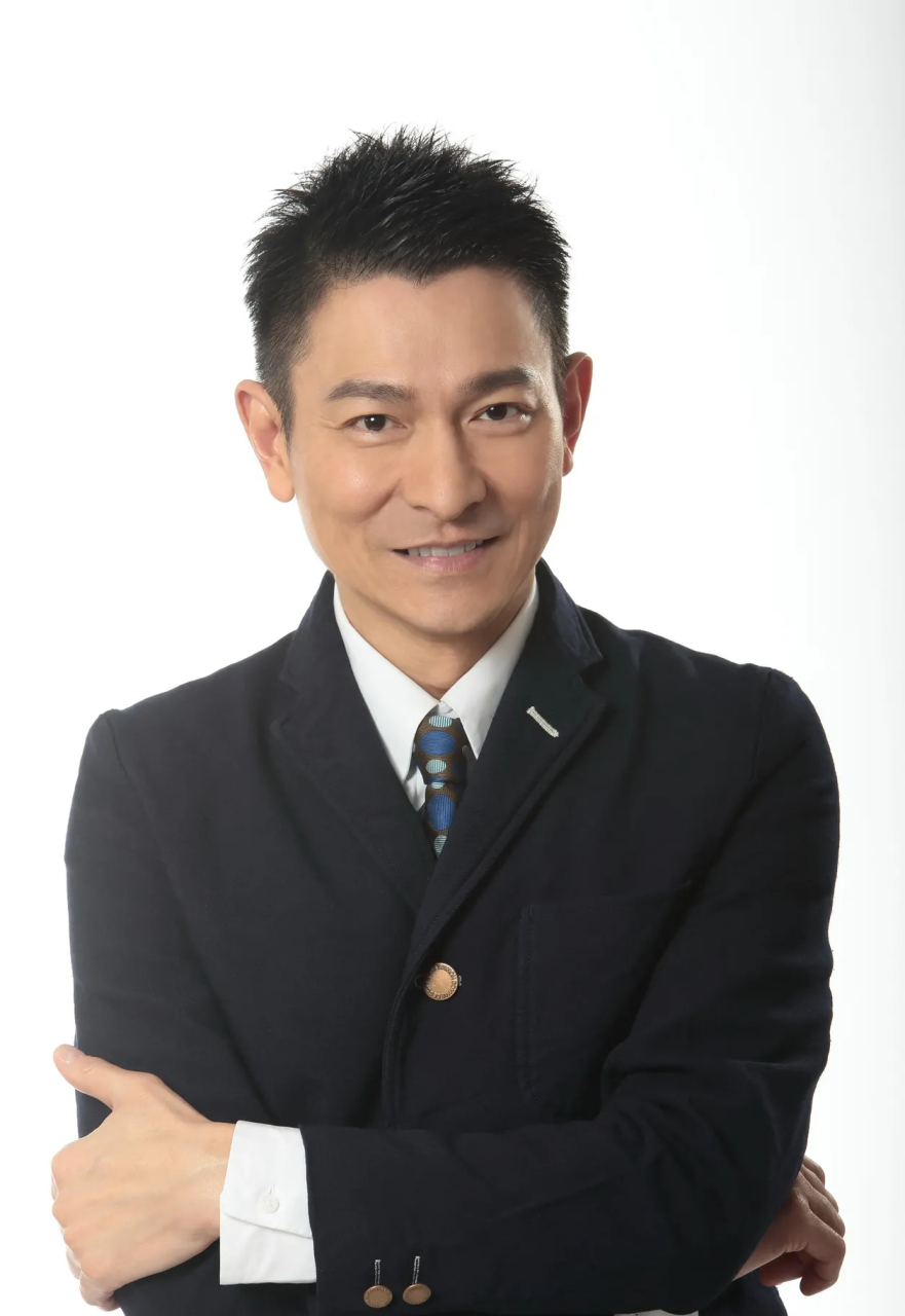 刘德华成名后身价上亿,他的亲姐姐却住在贫民区,穷困潦倒的她甚至连