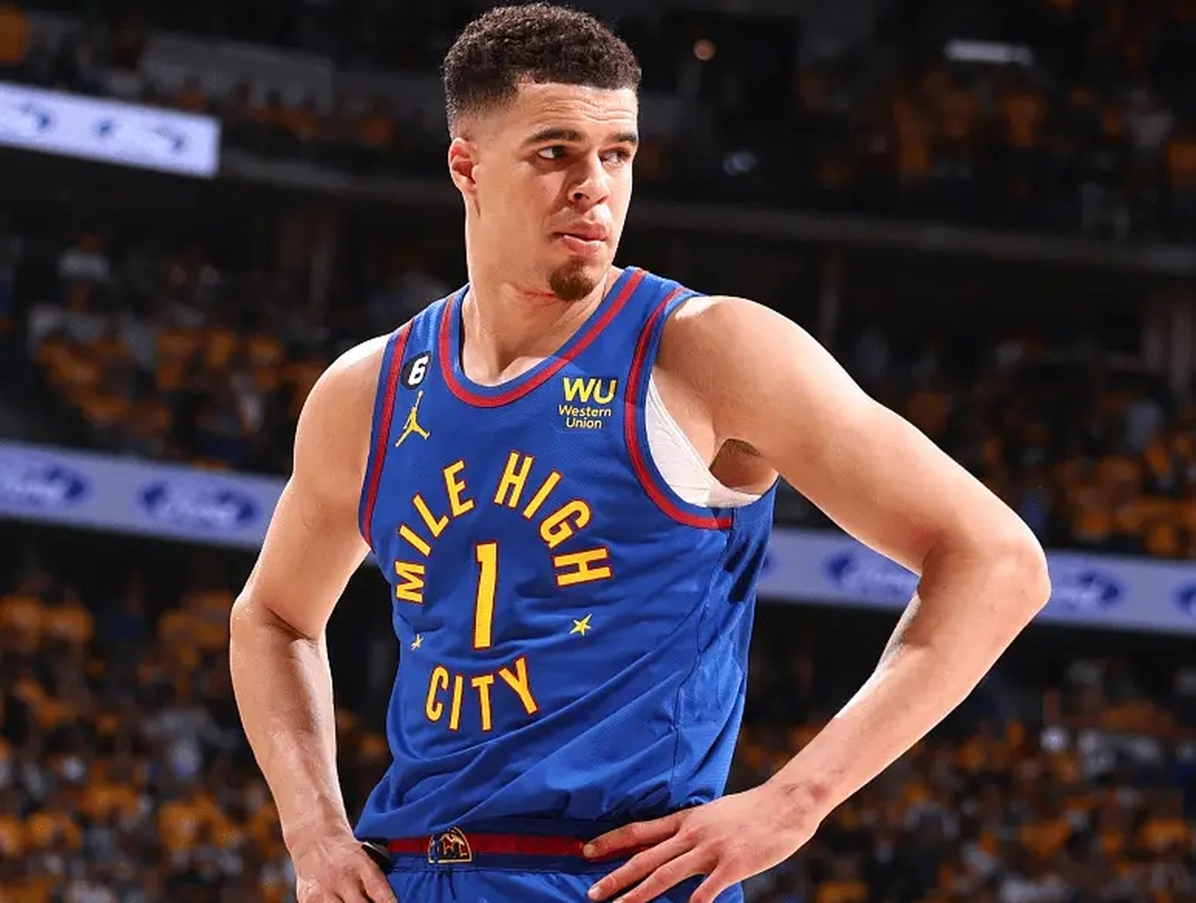 掘金前锋小波特拥有着顶级的身高臂展和运动能力,他在进入联盟之前