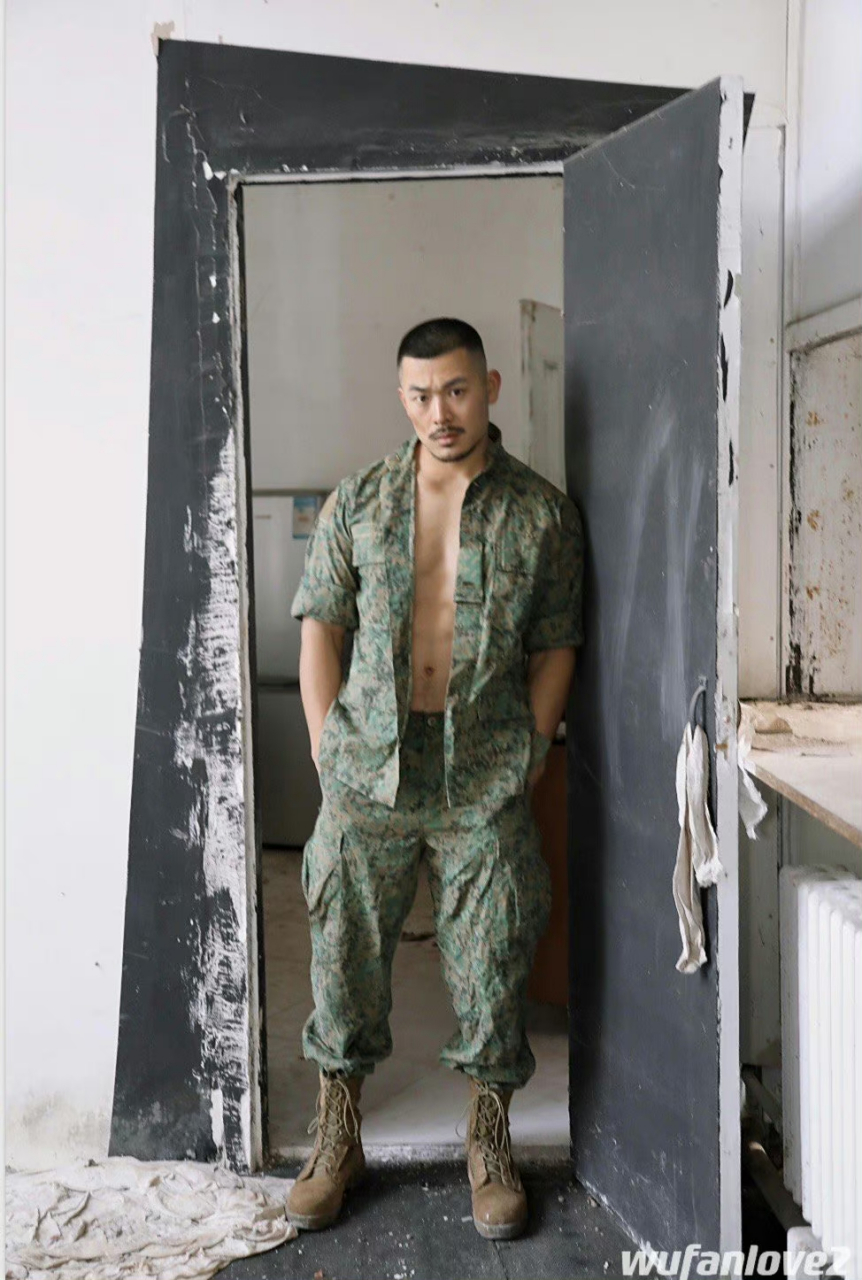 硬汉风写真#肌肉型男# #摄影爱好者联盟