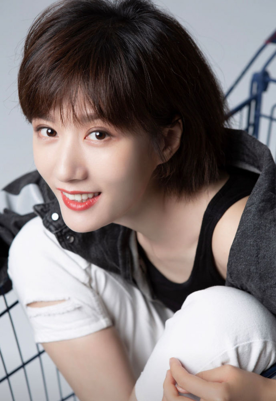 徐悦,1989年10月3日出生于北京,中国内地女演员,毕业于中国传媒大学.