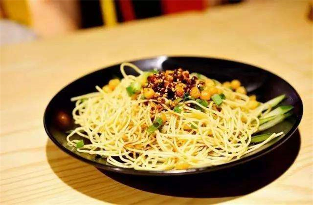 重庆绝味凉面想要做出来好吃,料汁最重要,灵魂所在色香味俱全