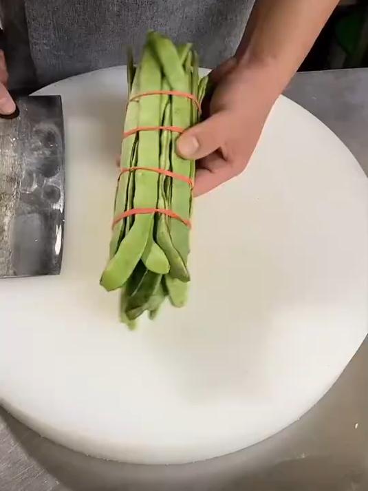 中国厨师的切菜方法 豆角切法