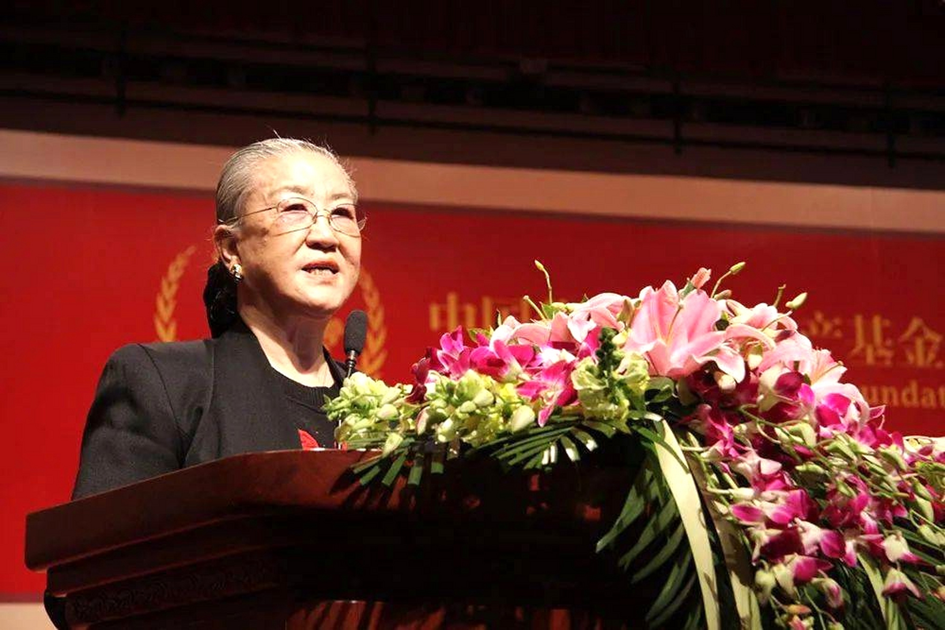 1939年出生,湖南醴陵人,画家,社会活动家