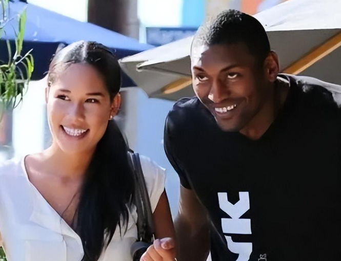 中国女歌手爱上外国黑人,同居后被家暴到肛裂,如今40岁无人敢娶