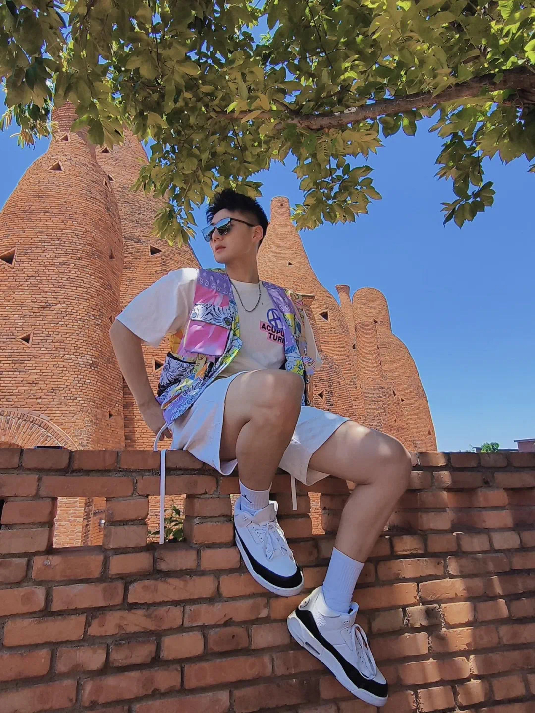 190体育生腹肌男竟然穿这么骚的内裤