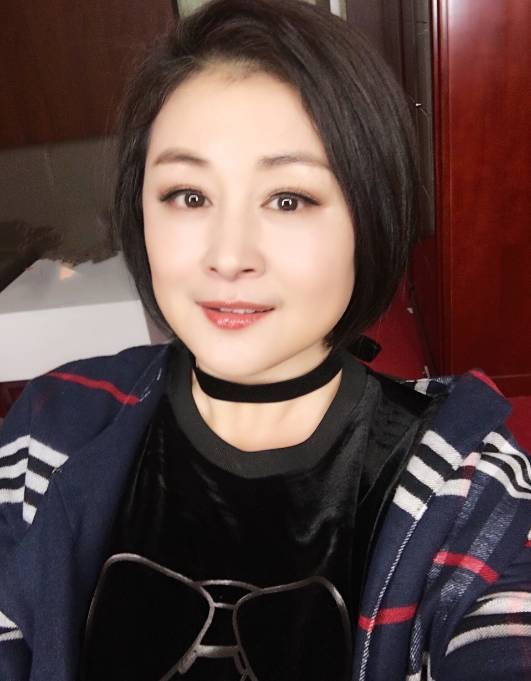 "谢大脚"苦难记:为当演员被父亲拳打脚踢,救弟弟终身不育