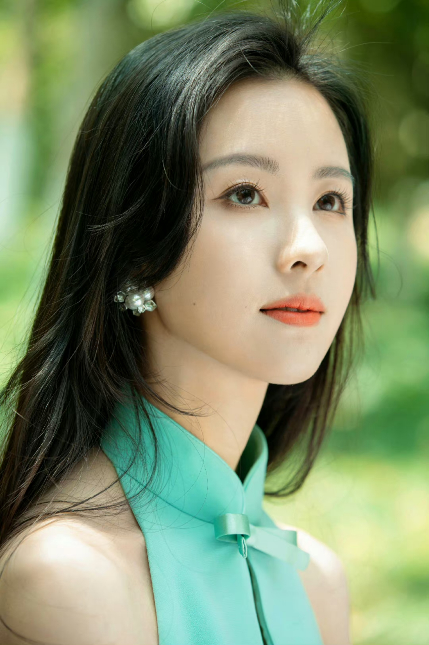 南航校花陈都灵美照,甜美迷人!气质真的是太好了!#养眼美女