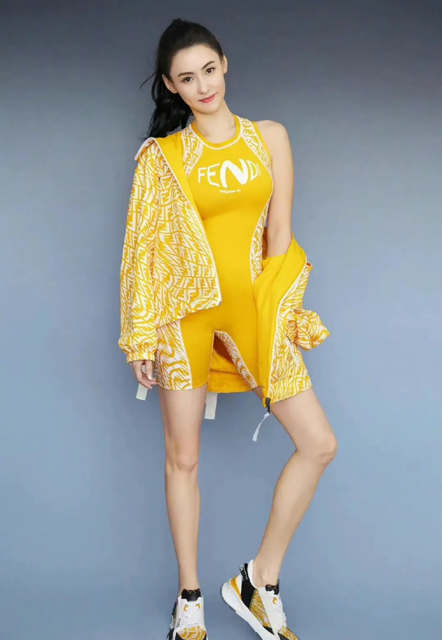 助我上热门# 张柏芝,女神的气质真是太绝了,超自信又不傲,大方得体.