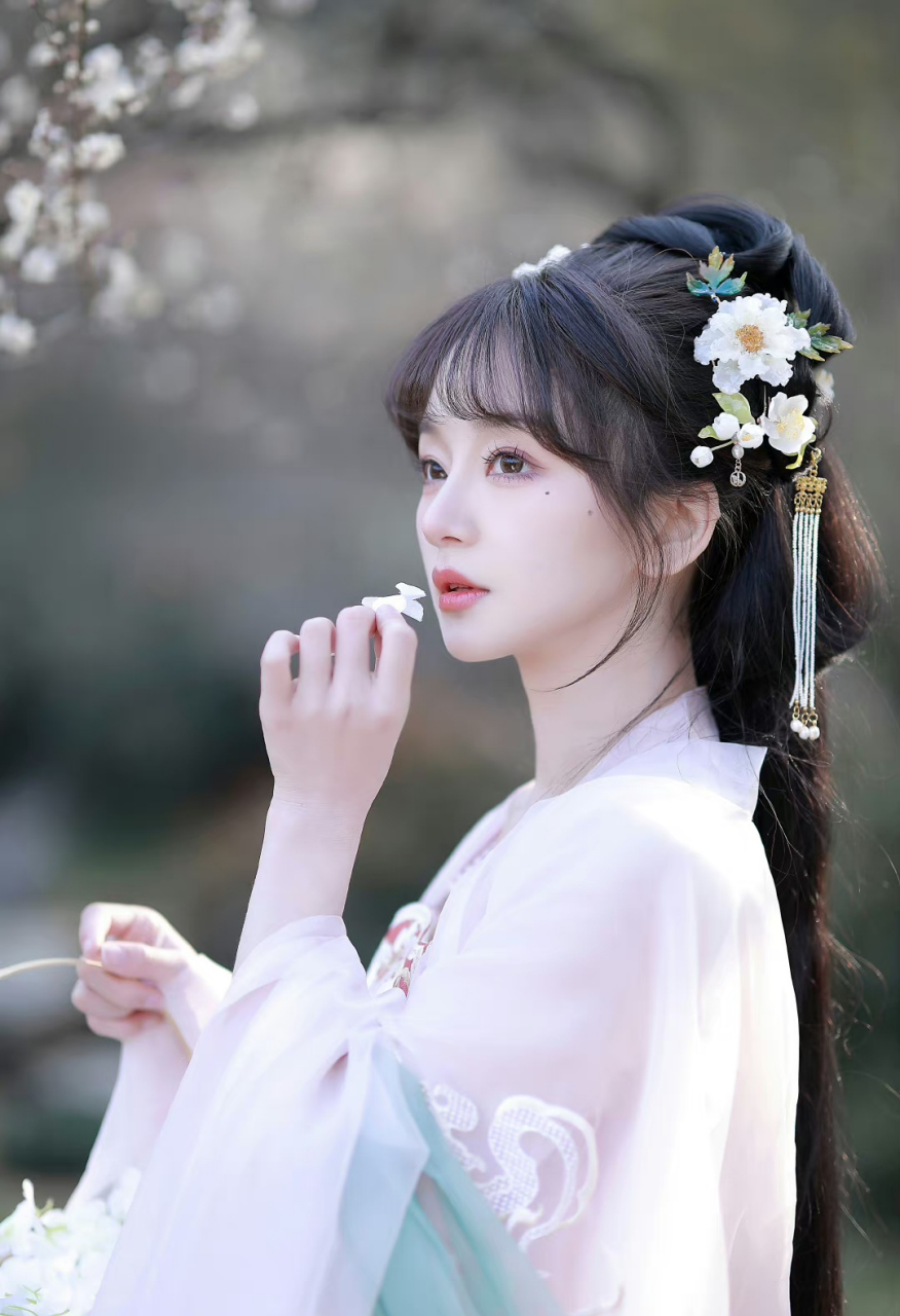 肌肤胜雪,一笑倾城!#唯美# #古风