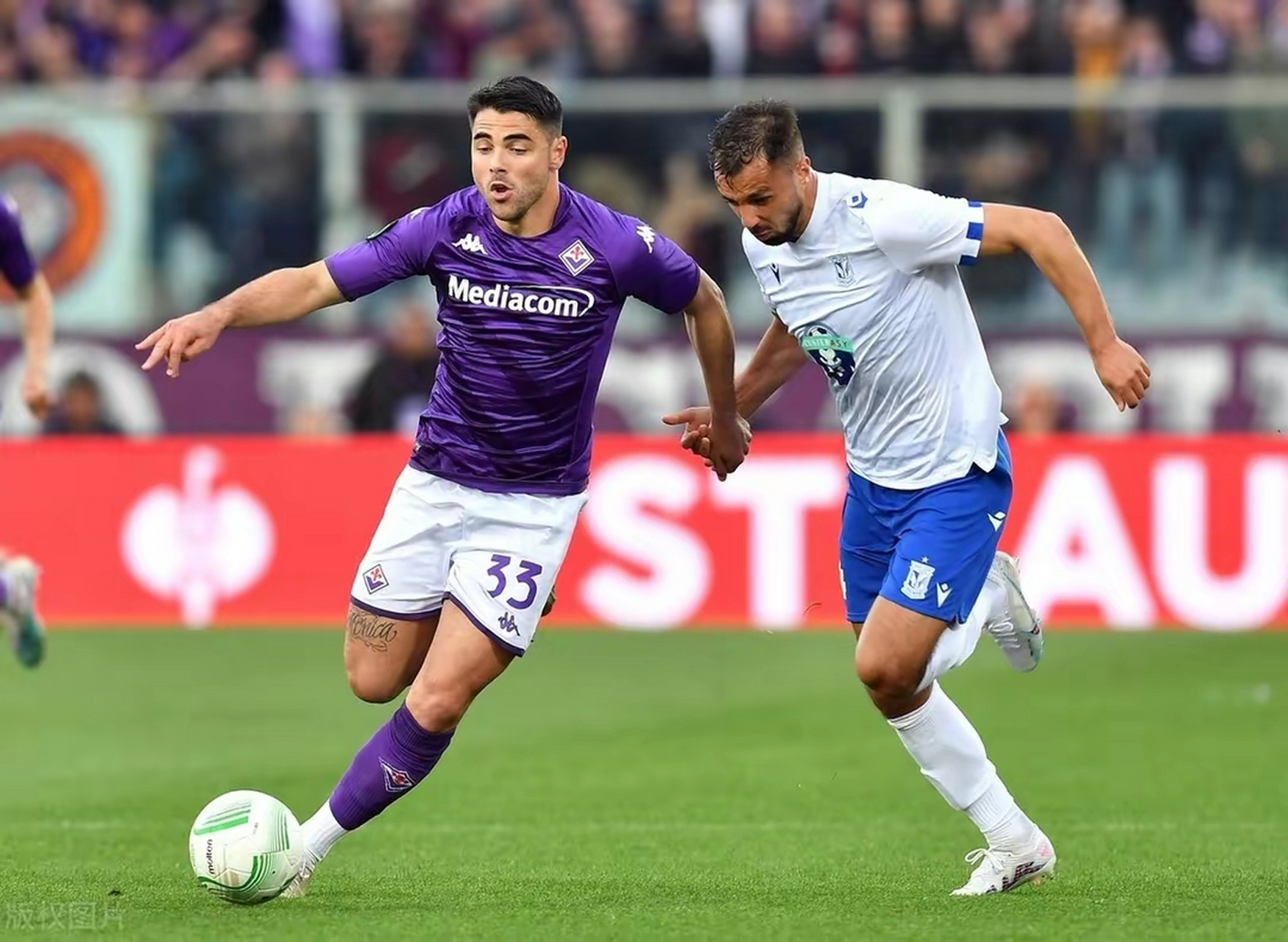 佛罗伦萨队带着首回合4-1的巨大优势回到了自己的主场,可以说佛罗伦萨