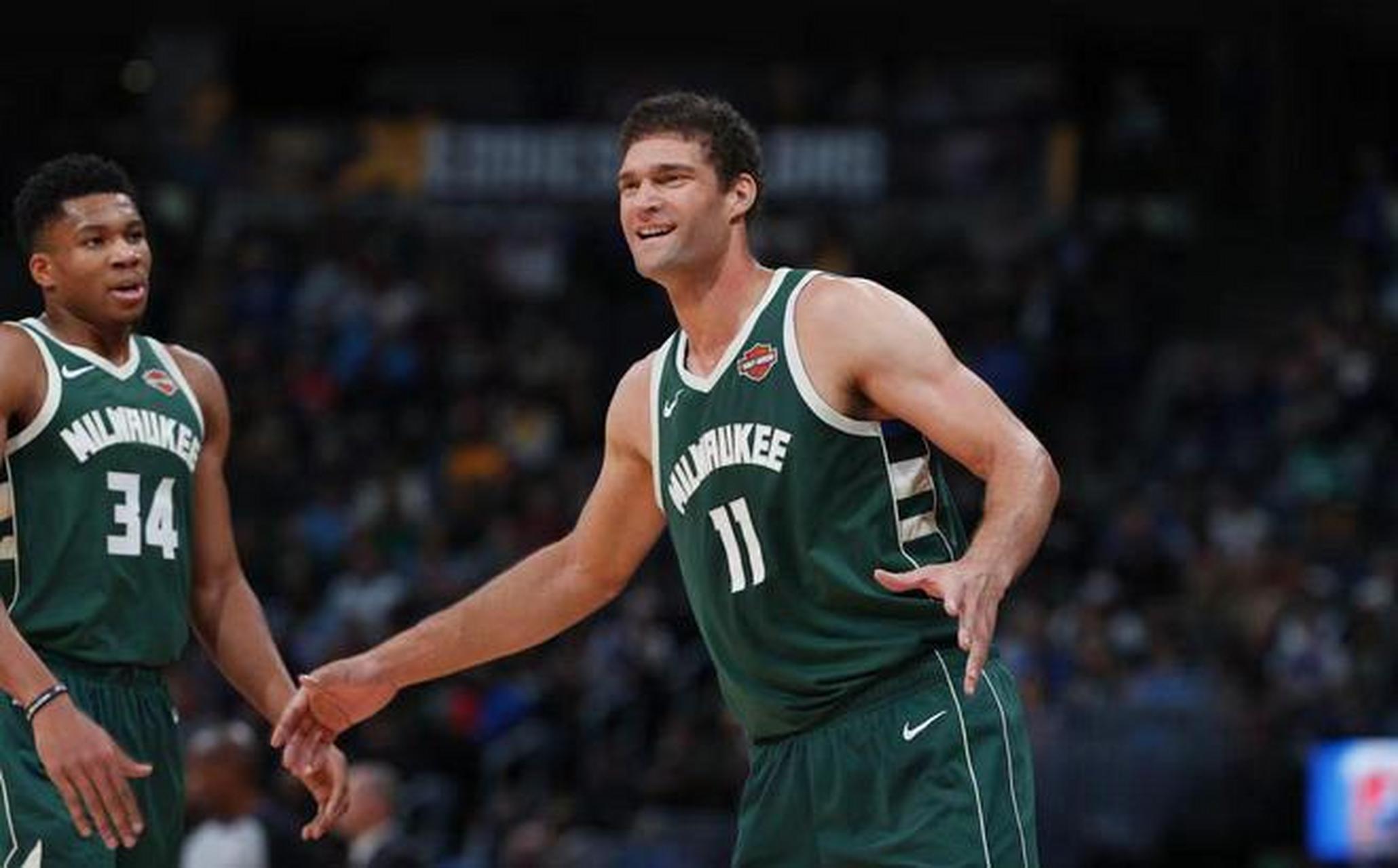 据威斯康星州记者gery woelfel报道,雄鹿预计会给布鲁克-洛佩斯一份