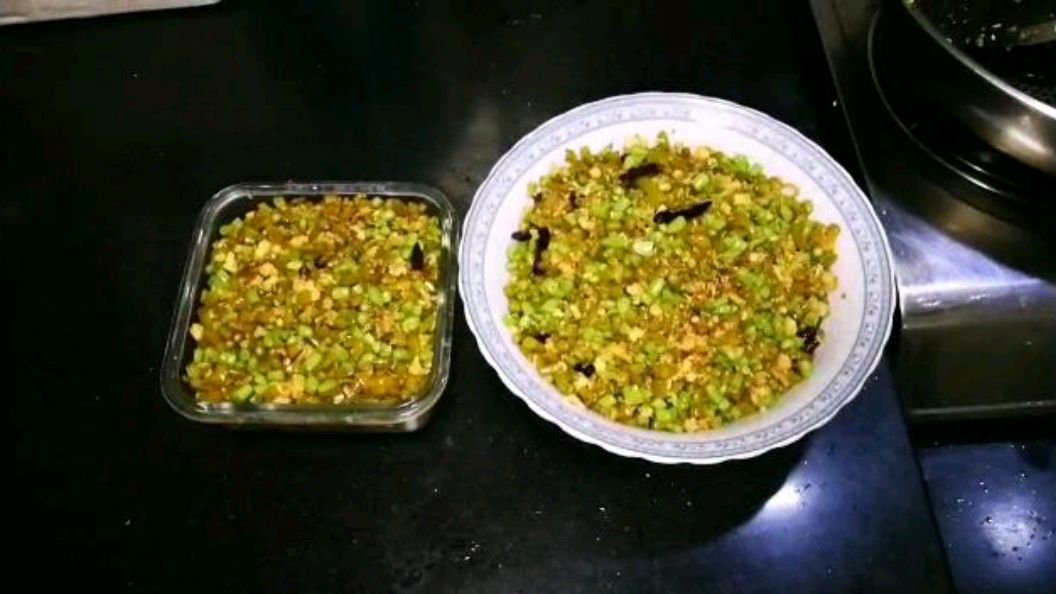 苦夏来临,成都人喜爱的一道开胃下饭菜,烂肉豇豆