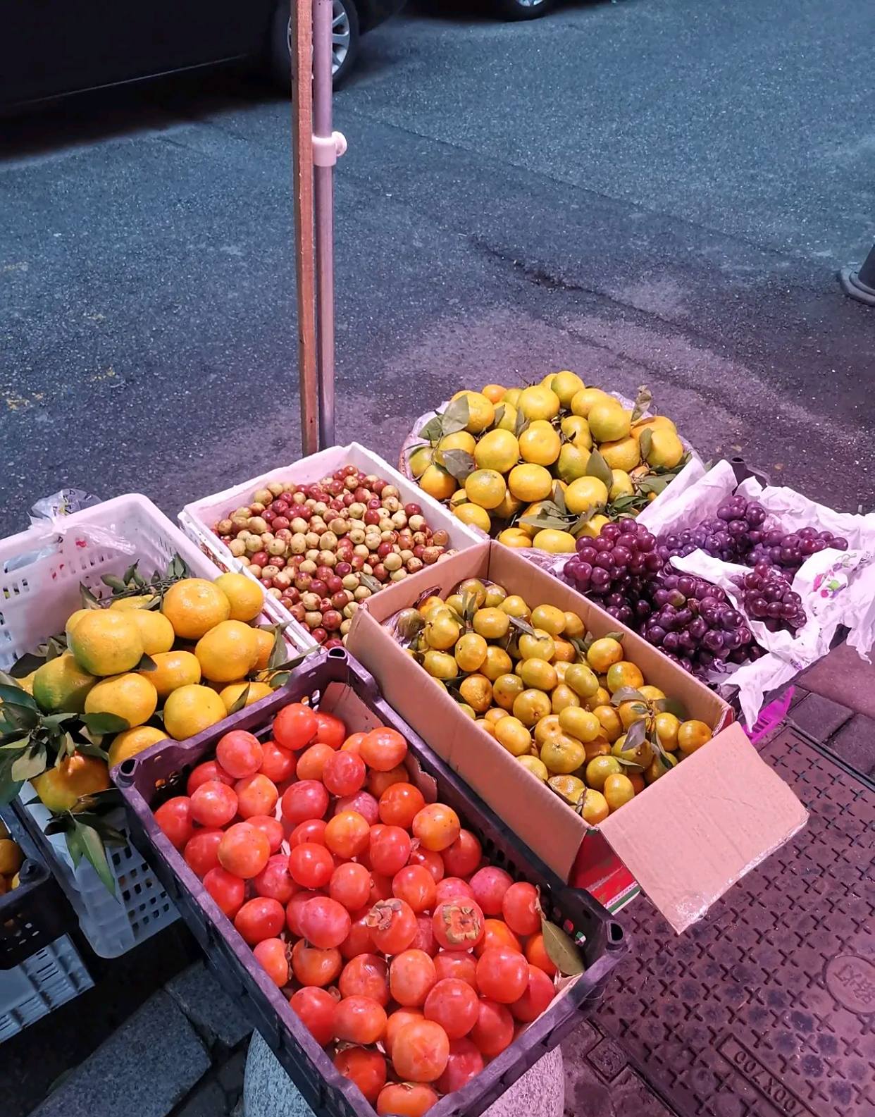重庆渝北区某水果摊位,不同的语言问价得到不同回答,大家怎么看