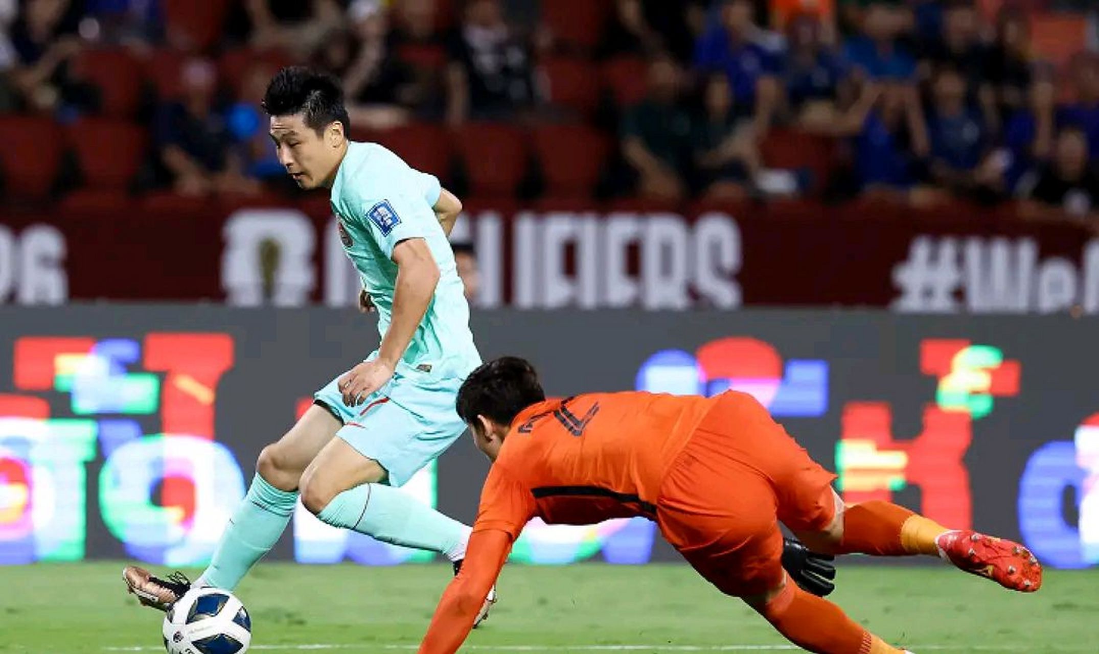 c罗单刀球vs武磊单刀球!