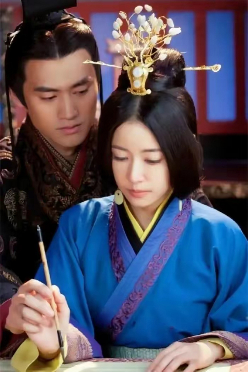 阴丽华与郭圣通,两个女人的人生轨迹在巍巍汉宫中交错而过.