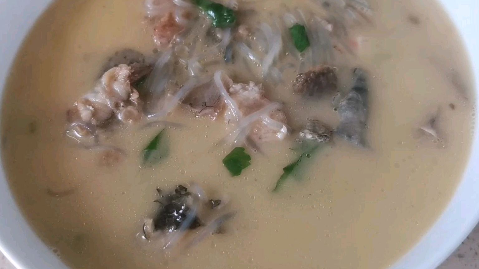 鲶鱼炖红薯粉丝汤家常做法