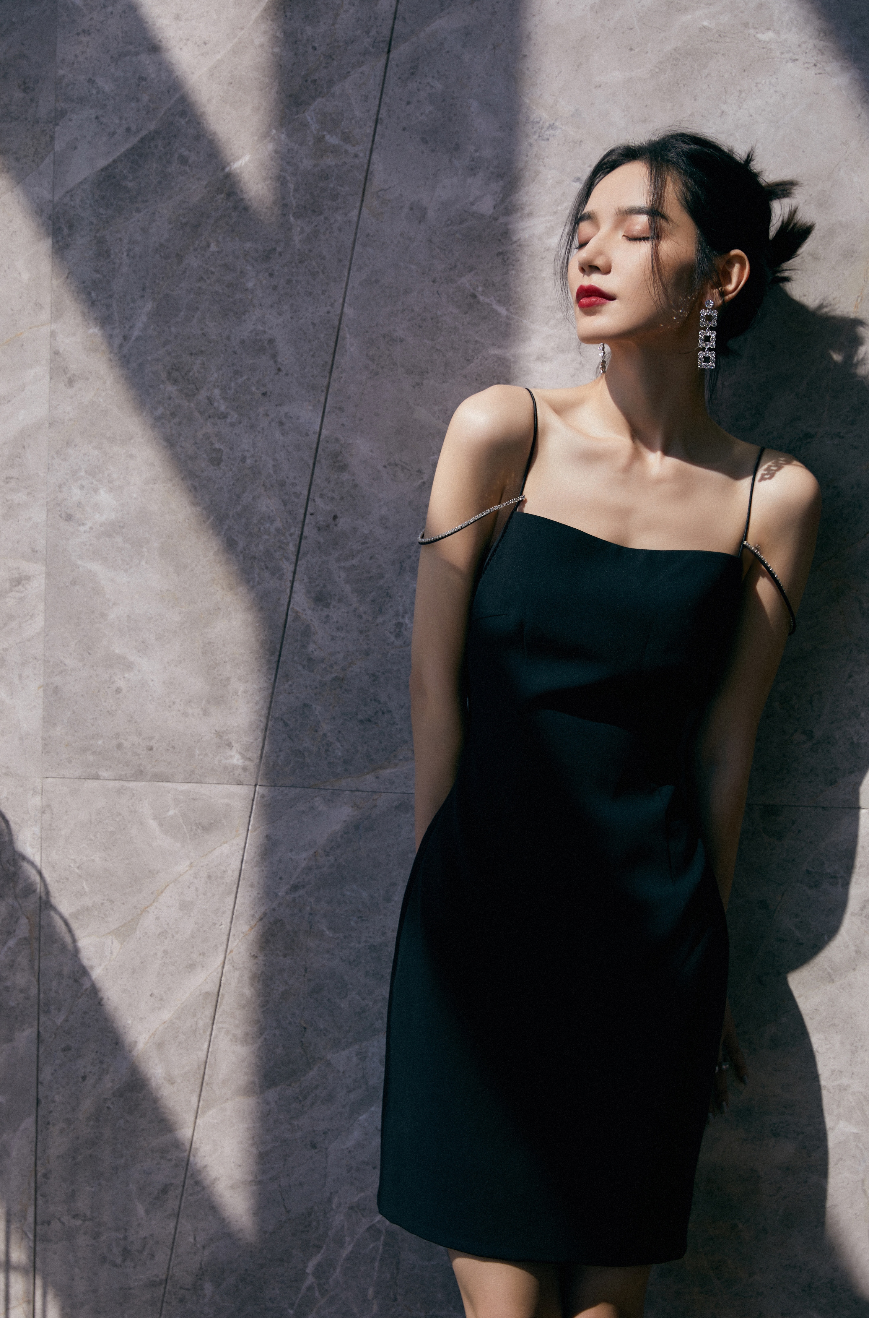 代斯,冷艳动人的新疆美女,颜值与才华并存的宝藏女孩!