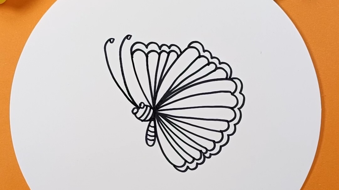 蝴蝶怎么画简笔画蛋糕图片