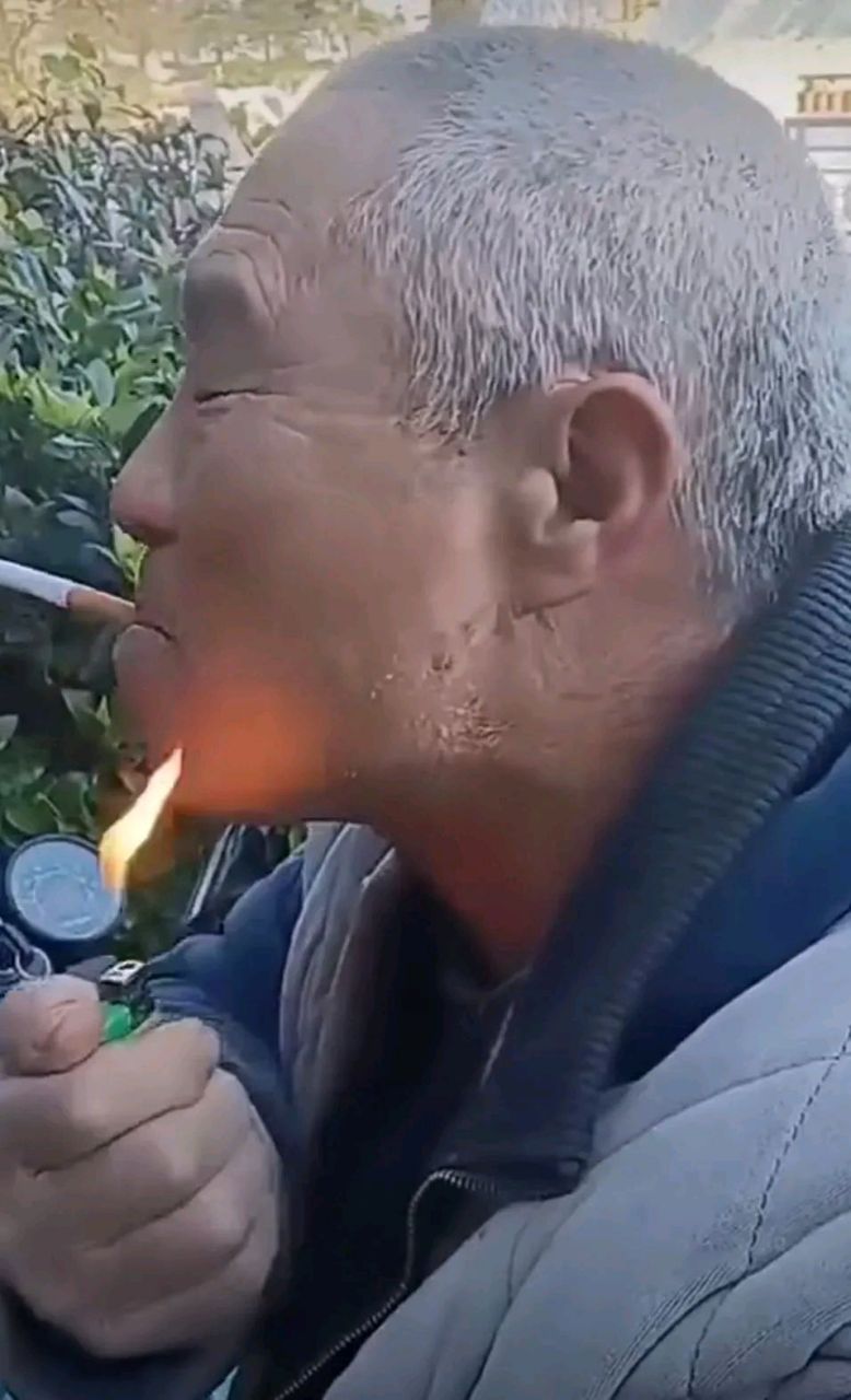 你大爷永远是你大爷,这样刮胡子省事多了!