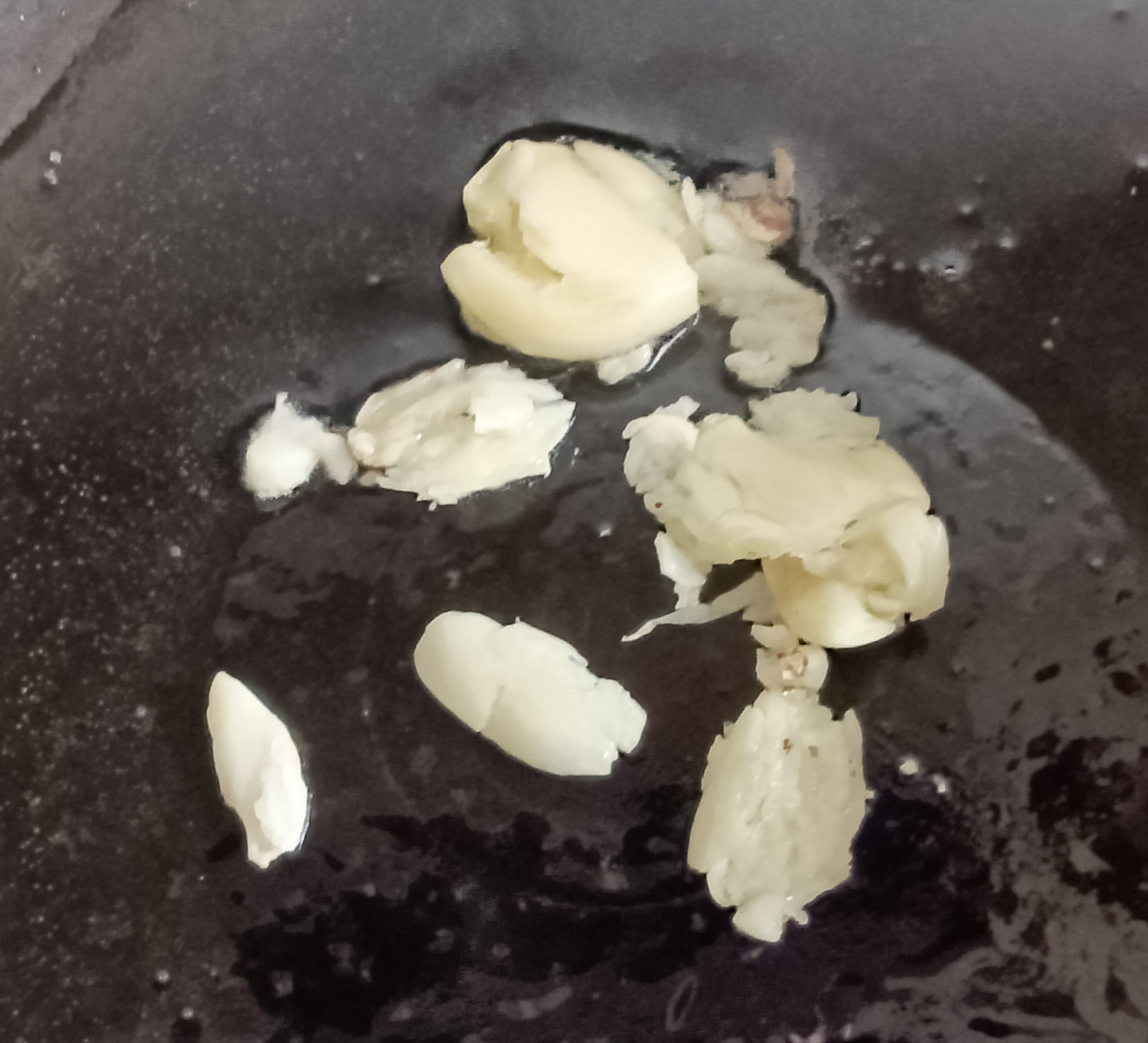 木耳菜炒鸭血,口感滑嫩,味道鲜美,还可用来缓解炎夏的燥热