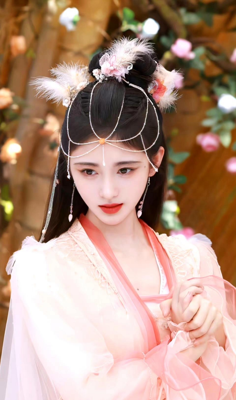 鞠婧祎的古装造型,怎么头饰都那么多啊