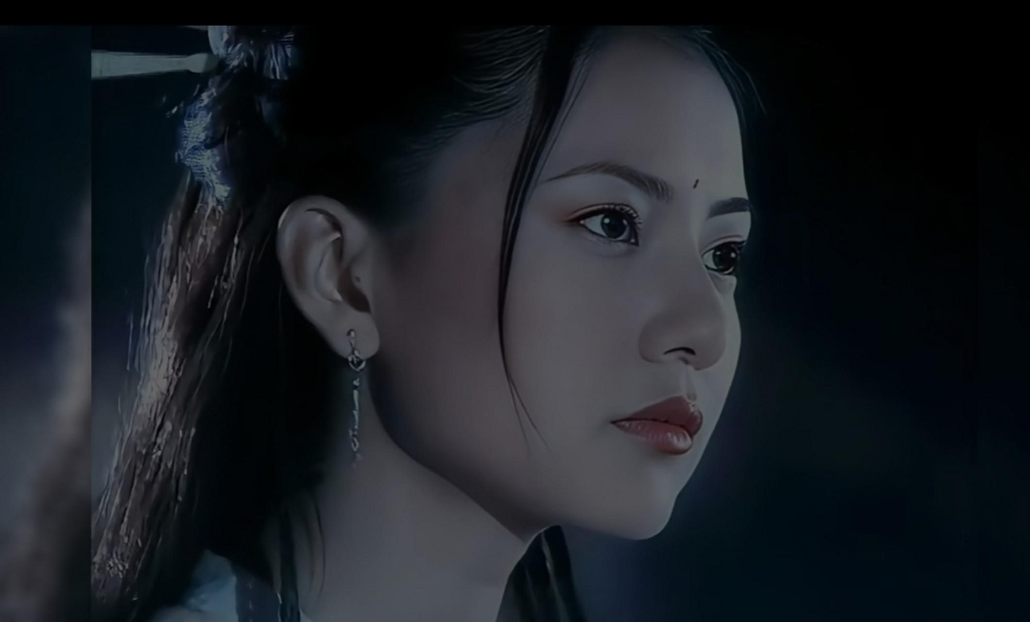 再看高圆圆的周芷若,还是会被她的美貌所震撼,清丽脱俗,人间绝色,除了