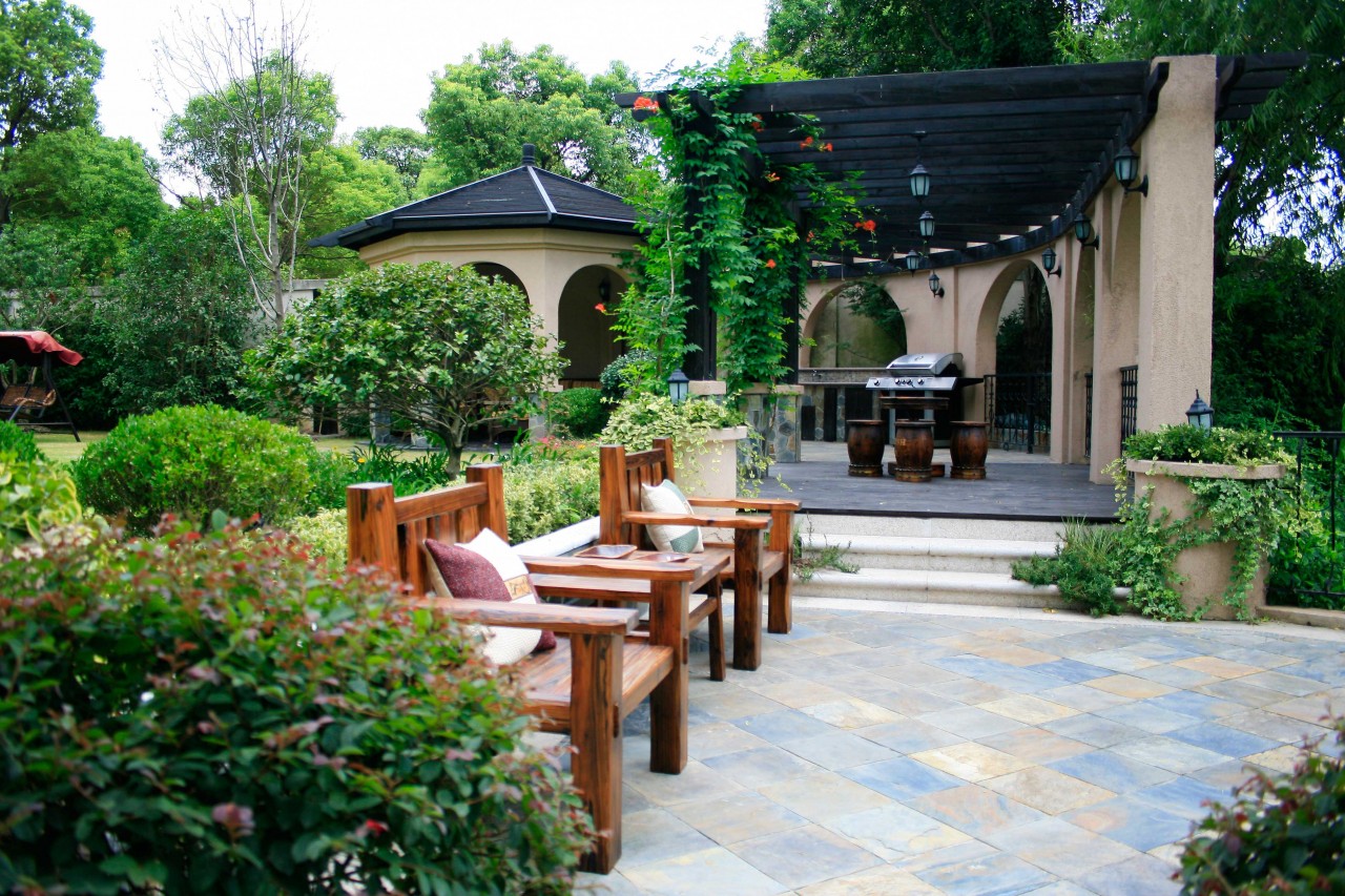 如何打造具有欧式风格的庭院景观