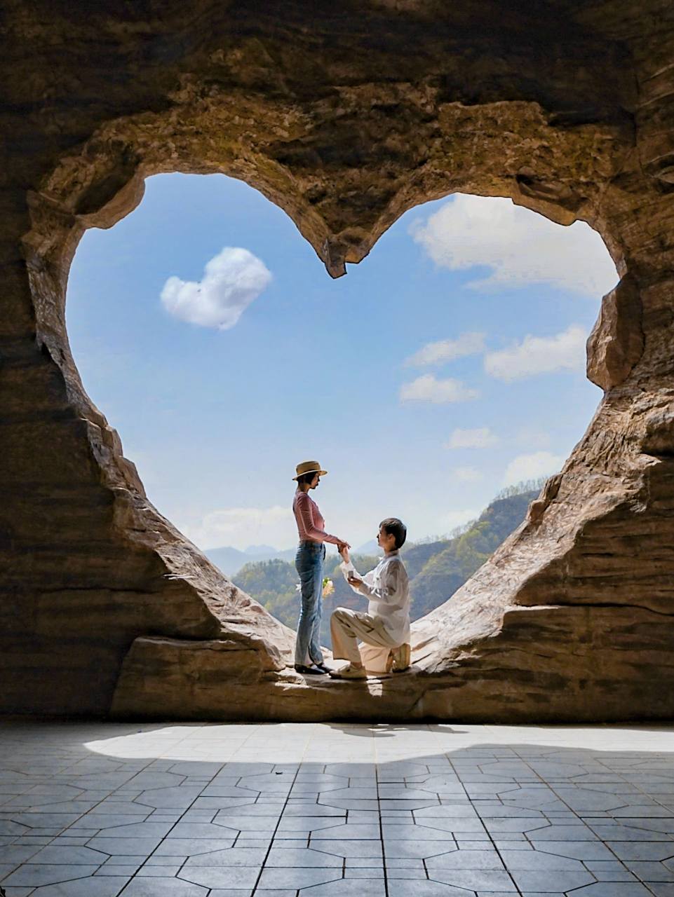 生日这天,带她来了中国爱情山