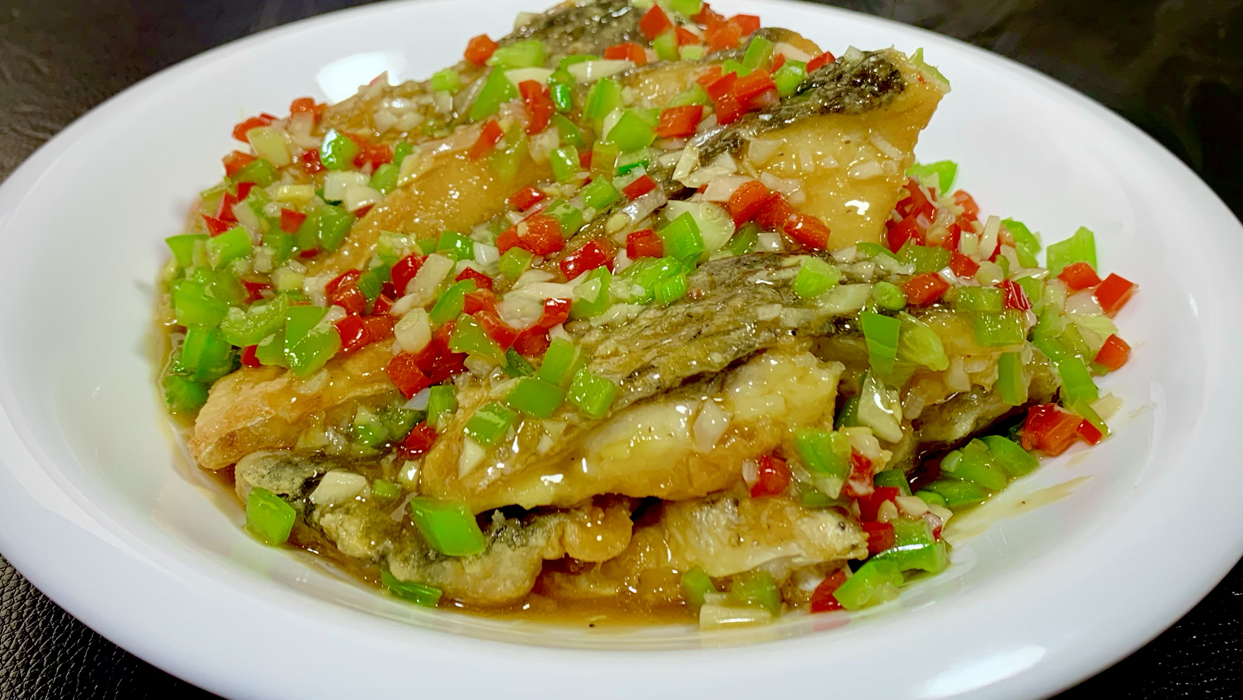 这才是草鱼最好吃的简单做法，肉质鲜嫩，比红烧要入味，超好吃