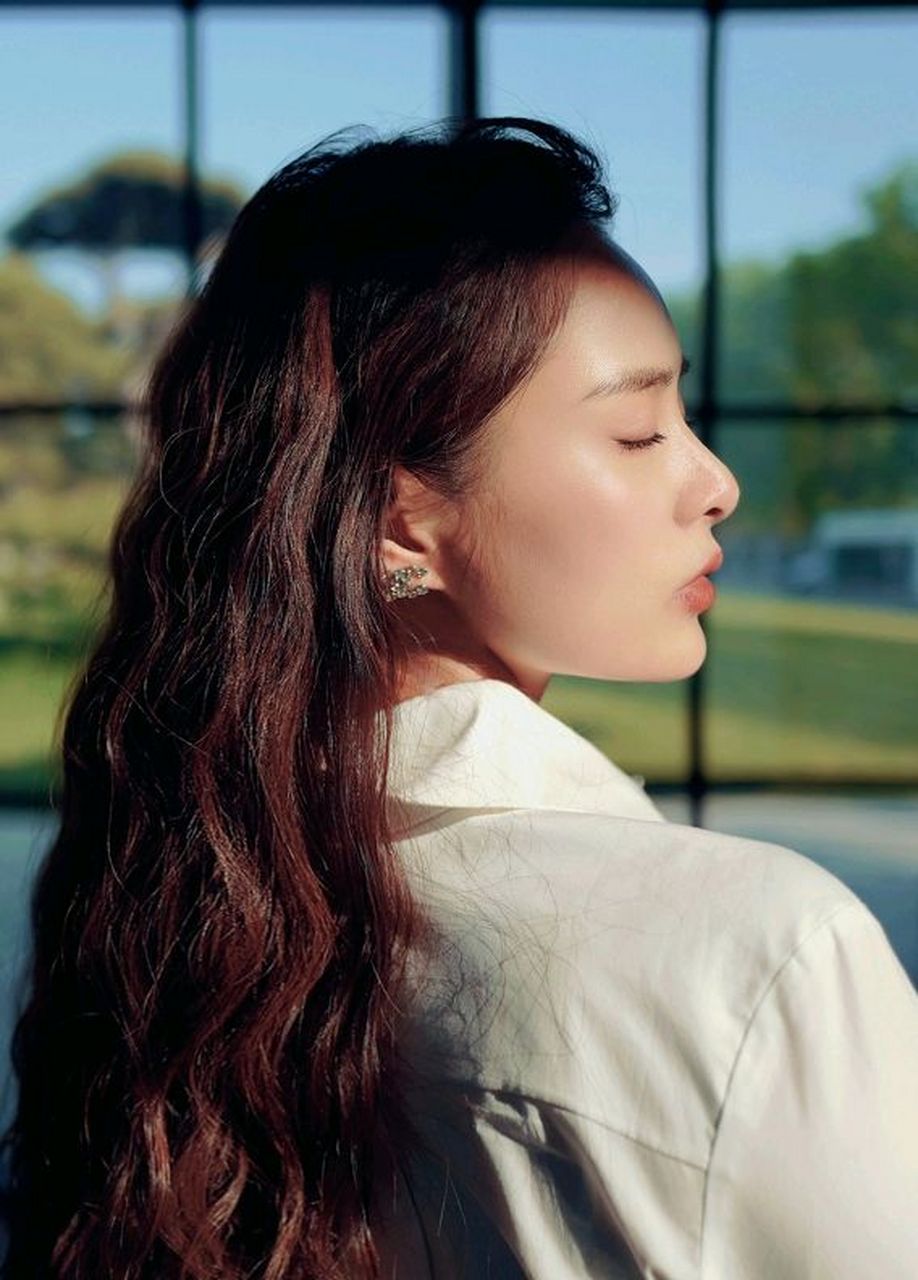 美女校花胡龄萌