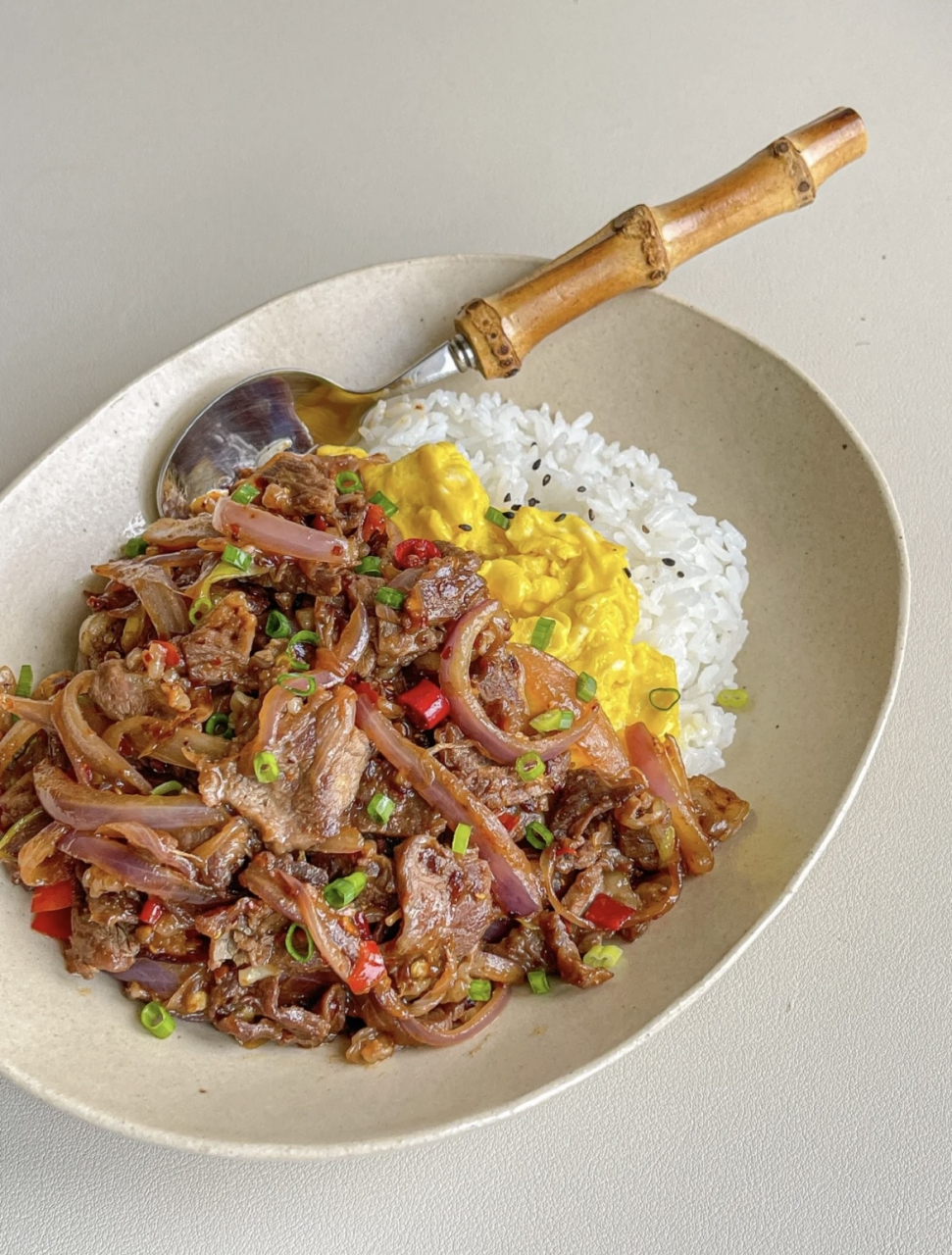 洋葱牛肉滑蛋盖饭#牛肉