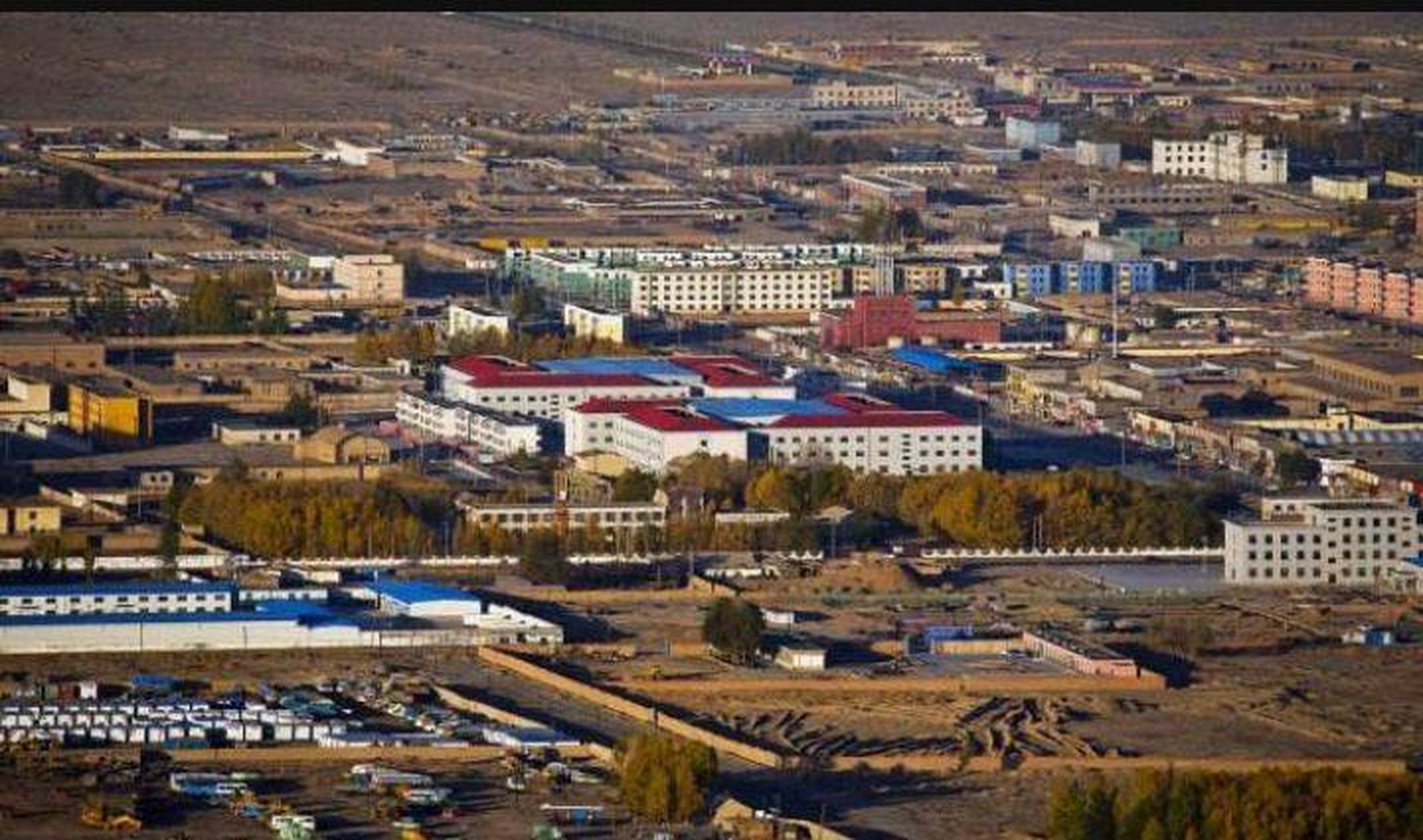 2018年,茫崖市正式成立,管辖面积达5万平方公里,它被誉为是中国最