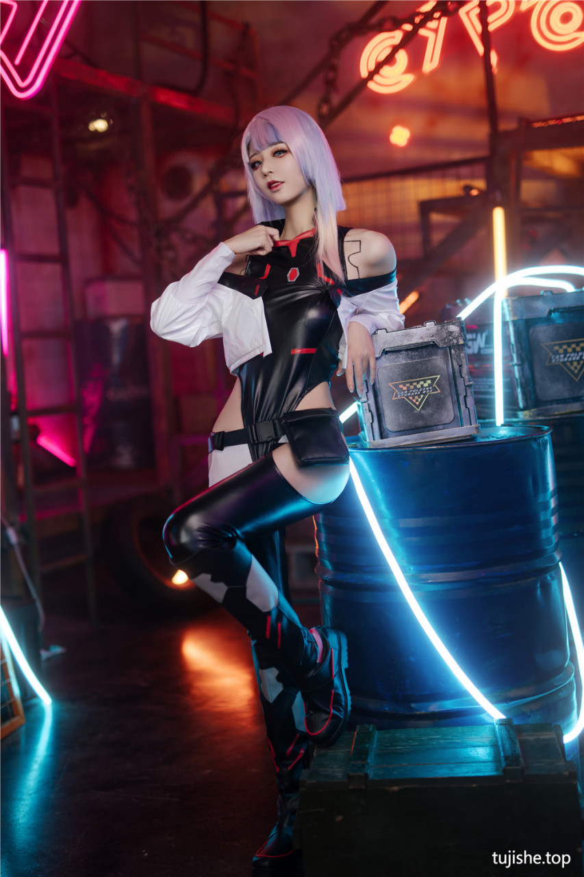 cos露西女神#大长腿美女# #性感好身材# #日常穿搭